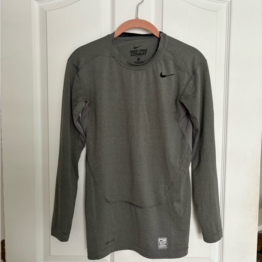 2/20$ Nike Pro Combat Gray Long Sleeve Shirt